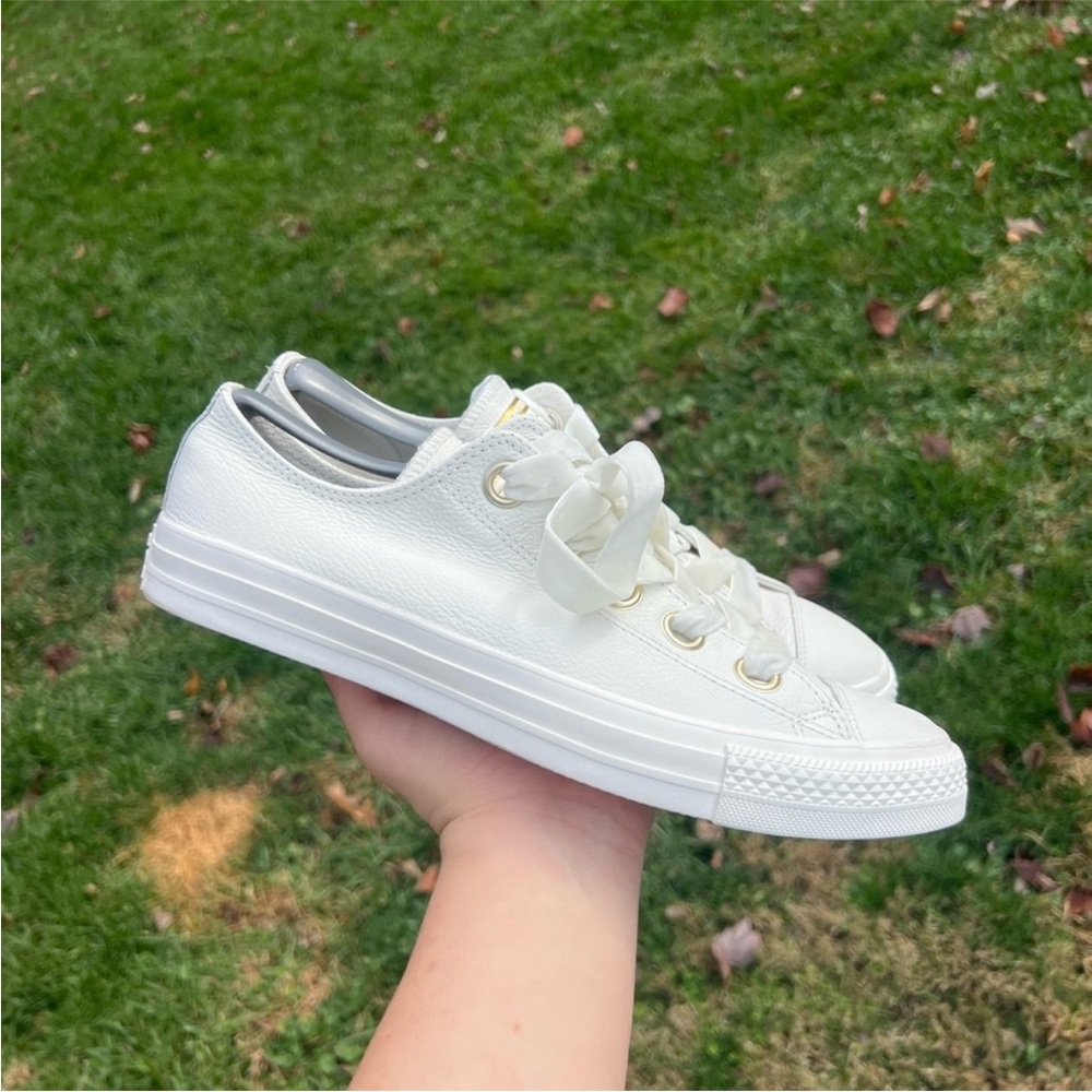 Women’s Converse Chuck Taylor All Star Low White Gold Sneakers 561688C Size 11